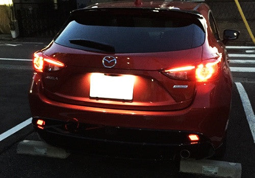 2x LED Bumper Reflector Assembly Red lens Tail Brake Light Red 2014-up Axela Mazda 3 Hatchback 5D